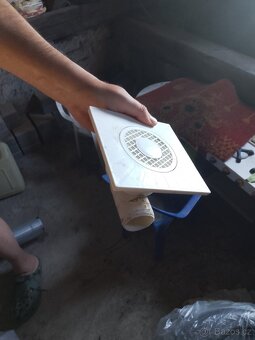 Prodám 100mm  HTB  kanalizační rozdělovač, odtokové mřížky - 8