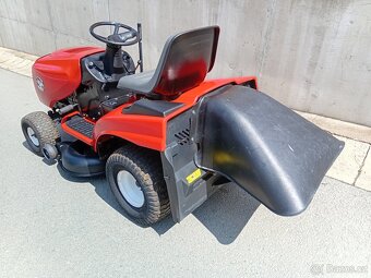 Prodám zahradní traktor HOP 12.5Hp - 8
