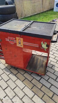 Autodílenský pracovní box - 8