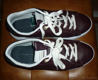 Vínové kožené dámské tenisky Tommy Hilfiger - 8