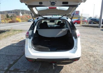 Nissan X-Trail 1,6 120kW Serviska EXKLUSIV benzín - 8