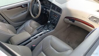 Volvo XC70 2.5T 154kW AWD typ motoru B5254T2 - 8