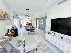 Moderní vila ve Villamartinu (Španělsko) - 8
