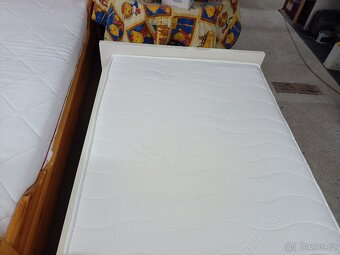 Prodám hezkou postel IKEA 90 x 200 cm - 8
