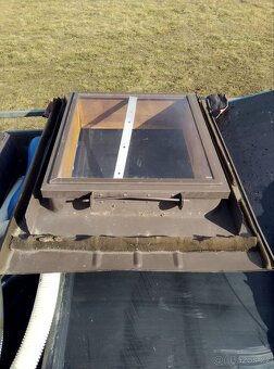 staré židle, skříňka, výlezák - 8