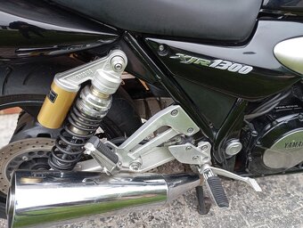 YAMAHA XJR 1300 - 8