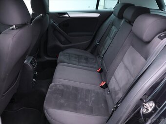 Volkswagen Golf 1,6 TDI 77kW Highline Serv.k. (2010) - 8