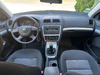 ŠKODA OCTAVIA 1.6MPI,75KW,DIGI KLIMA,EL.OKNA,TEMPOMAT - 8