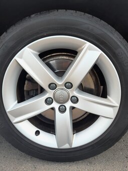 Audi A4 2,0 TDi automat S-LINE - 8