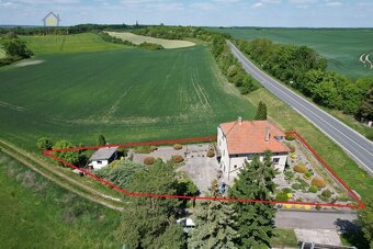 Prodej rodinného domu a zahrady - 8