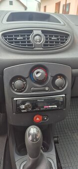 Renault Clio, objem 1,2 barva červená - 8