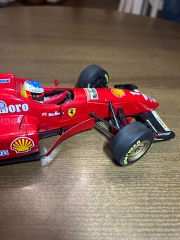 Ferrari F310 1:18 - 8