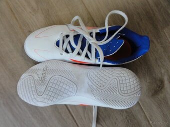 Futsalové kopačky Kipsta vel. 36 a sálovky Adidas vel. 35.5 - 8