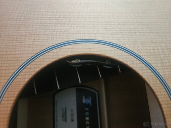 Nová celomasivní cestovní elektroakustická kytara FURCH - 8