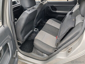 Śkoda Fabia 1.2 Htp   2009    58000km  44kW - 8