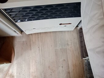 Pěkný karavan s moderními skříňkami - 8