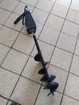 Zemní vrták k minibagru - 8