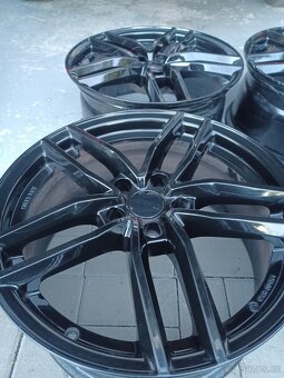 5x112 R18 8j et 39 Dezent - 8
