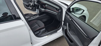 Škoda Octavia IV RS 2,0 TSI 195 kW facelift - 8