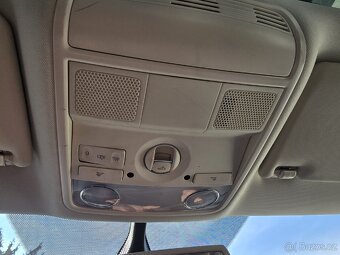 VW CC 2.0 tdi 110 kw bílá perleť - 8