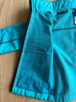 Softshell bunda s odnímatelnou kapucí, vel. 80 - 86 - 8