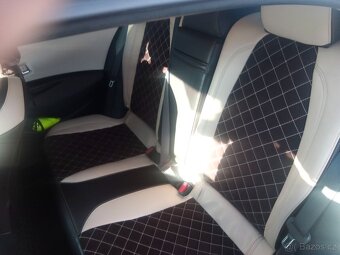 Toyota Corolla sedan hybrid 1.8 stříbrná - 8