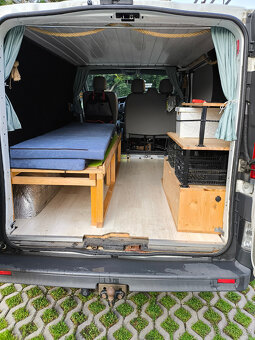 Renault Trafic obytný s vestavbou na spaní - 8