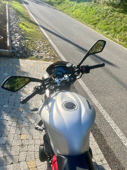 Triumph Street Triple R 765 - střibrný, 2018 - 8