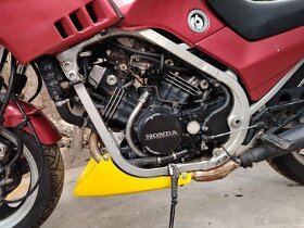 Honda VF 500 Interceptor - 8