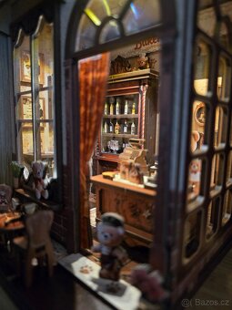 Dřevěná dekorace do knihovny - 8