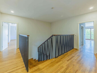 Exkluzivní vila 5+1, 348 m², bazén, sauna, pozemek 996 m², S - 8