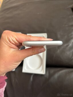 iPhone SE 64GB 2020 - 8