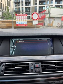 BMW Řada 5, 3.0 TDI malý najezd - 8