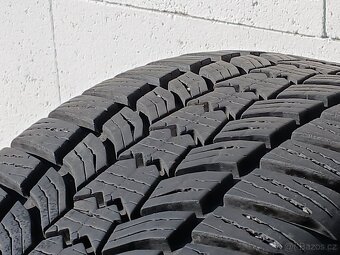 Kompletní zimní orig alu Škoda Superb 205/50/17 vzorek 7mm - 8
