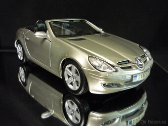 Mercedes Benz SLK Maisto 1/18 - 8