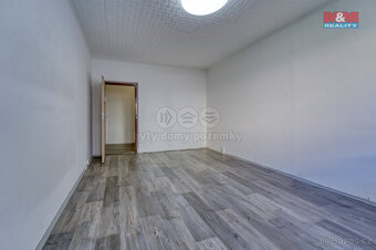 Prodej bytu 3+1, 82 m², Cheb, ul. Dvořákova - 8