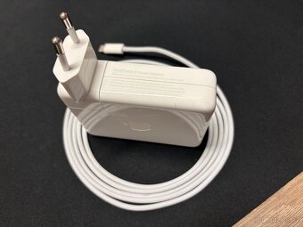 Apple MacBook Pro 13 2022 M2/16GB/512SSD/macOS CZ ZARUKA - 8