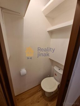 Pronájem cihlového bytu 1+1, 24 m2, dvorek, sklep, ul. Vodní - 8