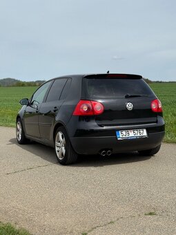 VW Golf 5 - 8