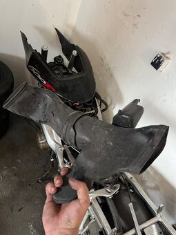 Prodám díly Honda CBR 600 f4i 2002 - 8