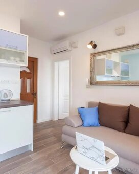 CHORVATSKO: Kamenný dům přímo u moře - 8