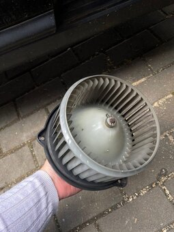 Díly na Audi A6 C5 - 8