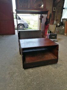 Starožitná postel ve skříní - 8