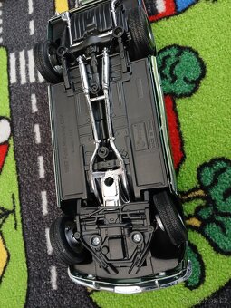 Ford mustang 1:18 bburago - 8