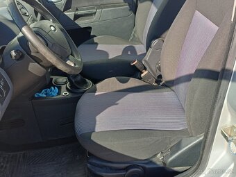 Ford Fusion - 8