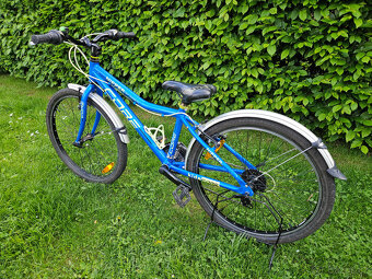 Odlehčené 24" horské hliníkové kolo CORE, rám 13" - 8