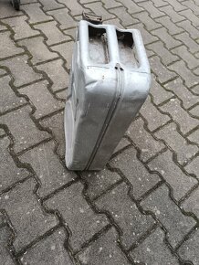 Válečný plechovy kanystr BMB 20L 1944 - 8