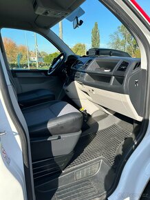 VW Transporter T6 - 2.0 TDI Sanitní vůz 4x4 - 8