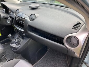 Mazda 2 1.3 i 55 kw Rv.12/2010,klima,bez koroze. - 8