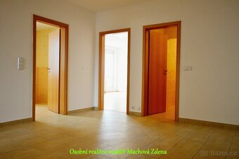 Pronájem velkého bytu s terasou, 2x park,stání, 2x sklep - 8